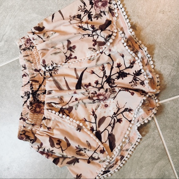 ❋ SHORTS ❋ - Picture 4 of 8